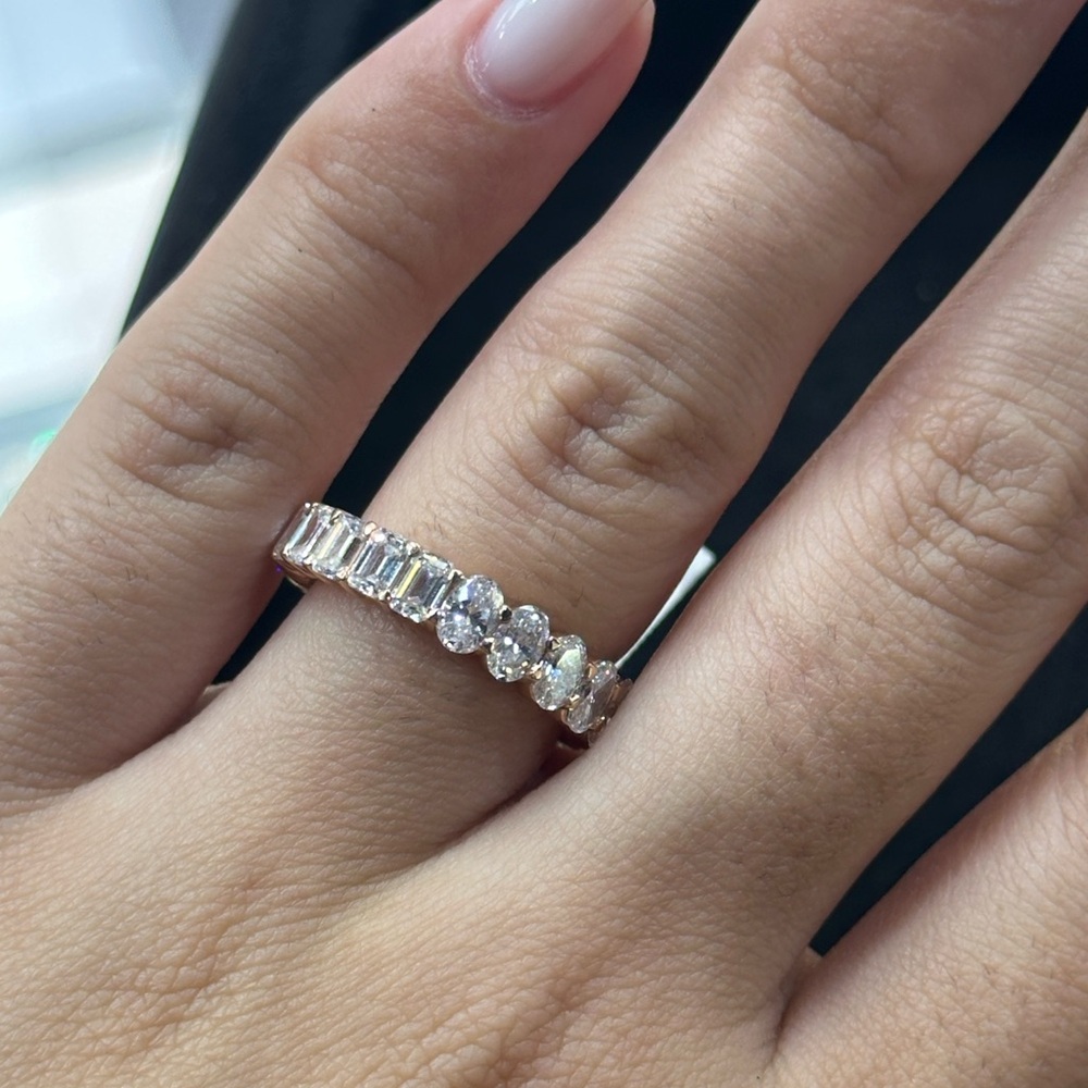 Elegant Gold Women's Ring